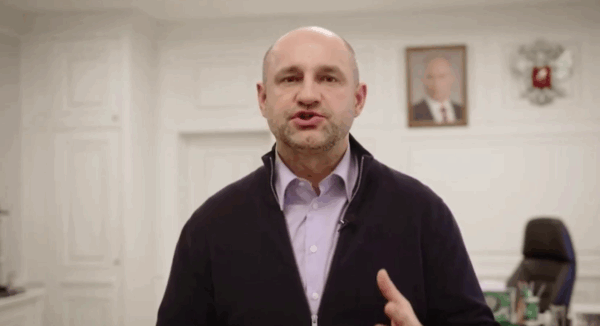 Артём Жога обвиняет власти ДНР в подготовке геноцида населения Республики через отравление водой