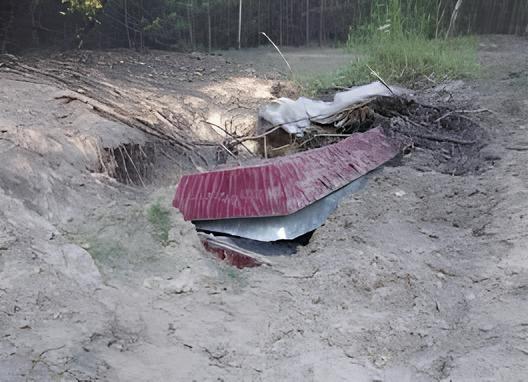 Мародерство на кладбищах: почему ради цинковых гробов бойцов СВО вскрывают захоронения?