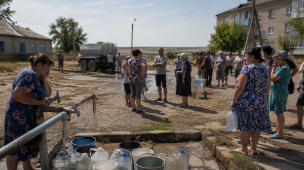 Жители Заплавного вторые сутки остаются без воды: власти снова вспоминают о людях только после жалоб